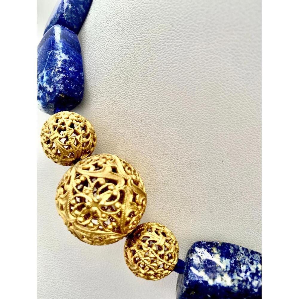 Blue Lapis Lazuli nuggets. Vintage Gold Filigree beads. Toggle clasp. - Picture 4 of 9